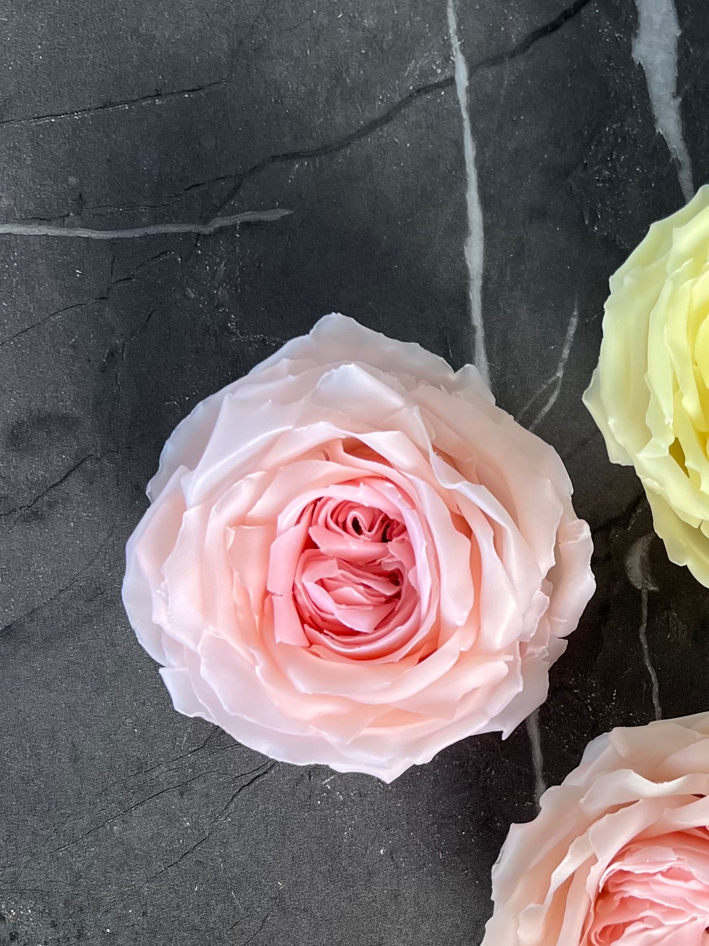 Ohara Rose Flower Candle